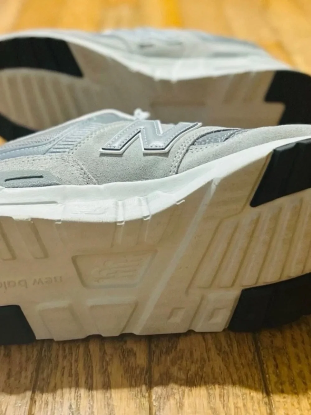 New Balance light grey